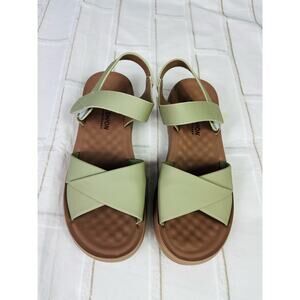 NWT olive green sandals  sz 6